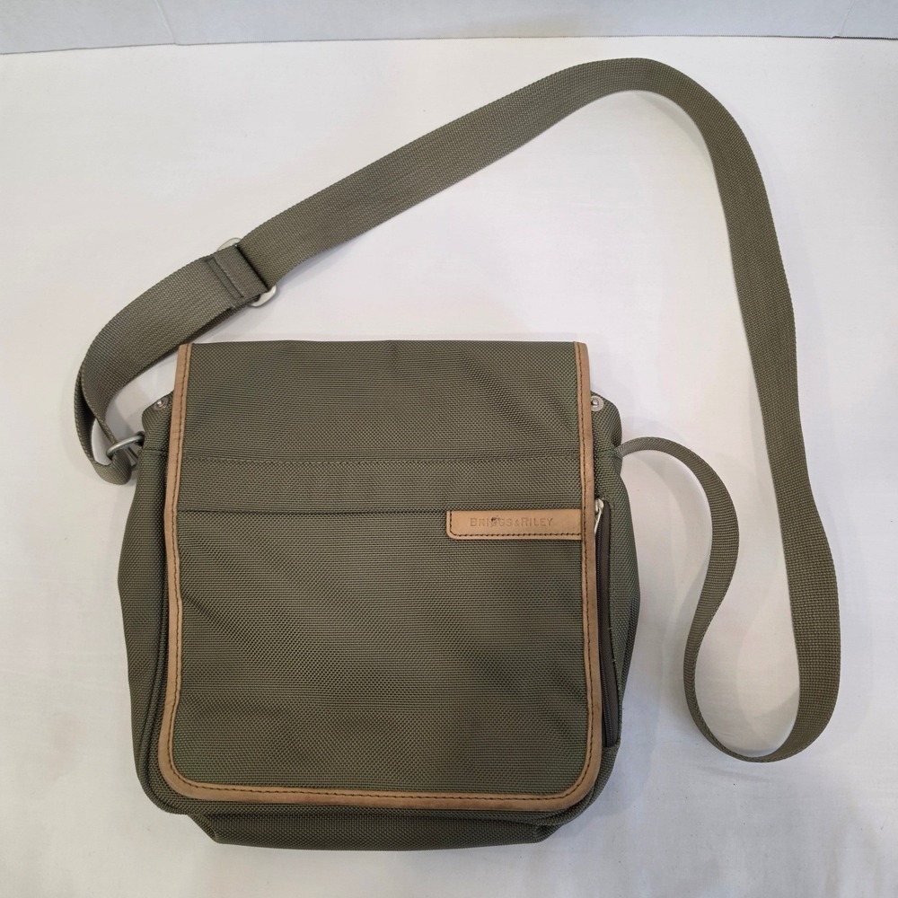Briggs & Riley 601-7 Olive Green Ballistic Nylon Messenger Bag Crossbody Travel